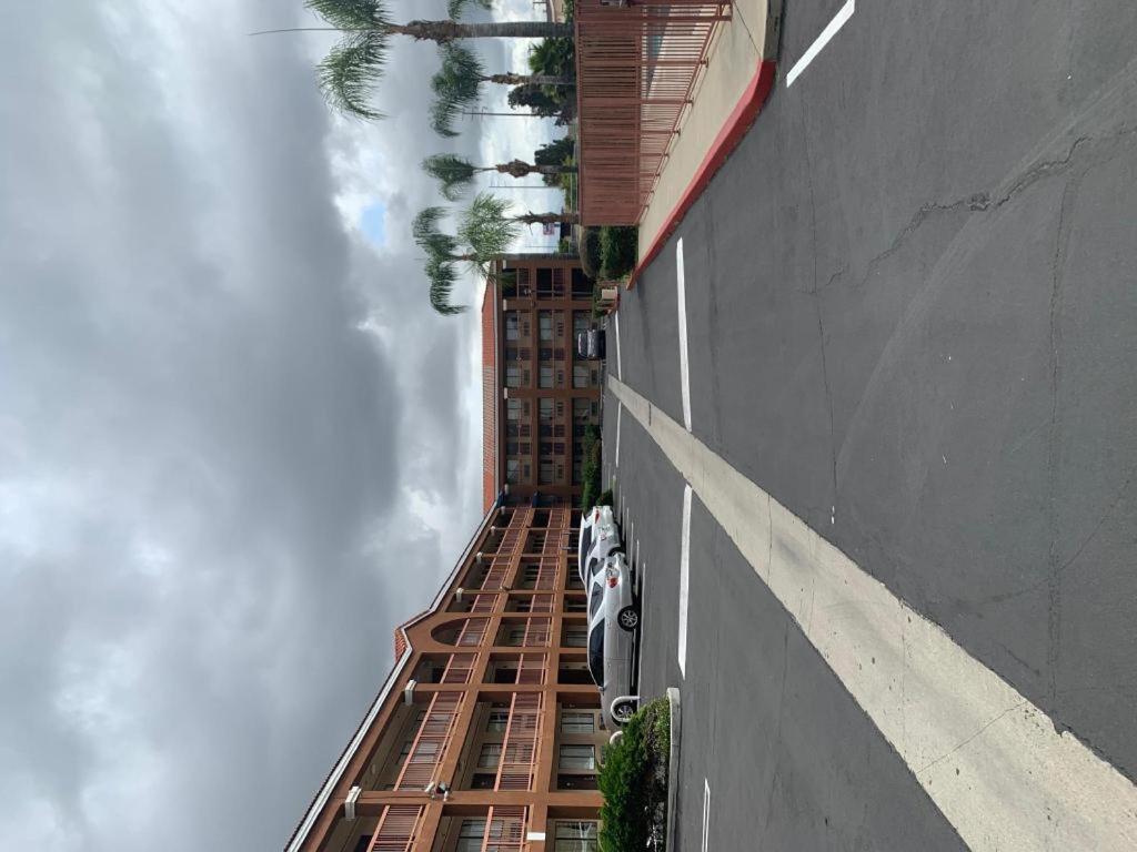 Grand Park Inn Baldwin Park Exterior foto